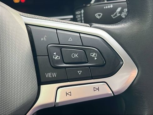 Used 2024 Volkswagen Jetta SE FWD image 19