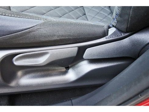 Used 2021 Toyota C-HR XLE FWD image 25