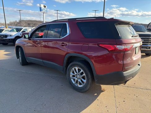 Used 2020 Chevrolet Traverse LT image 4
