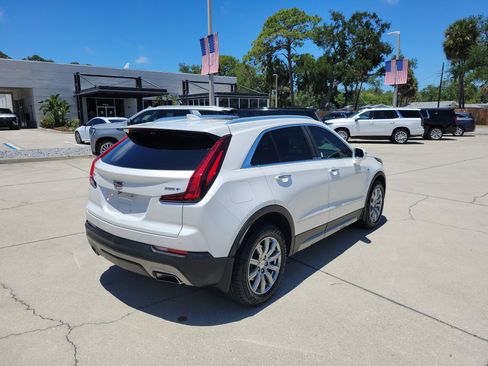 Used 2020 Cadillac XT4 Premium Luxury w/ Enhanced Visibility Package FWD image 4