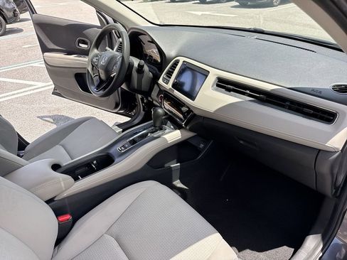 Used 2019 Honda HR-V EX image 32