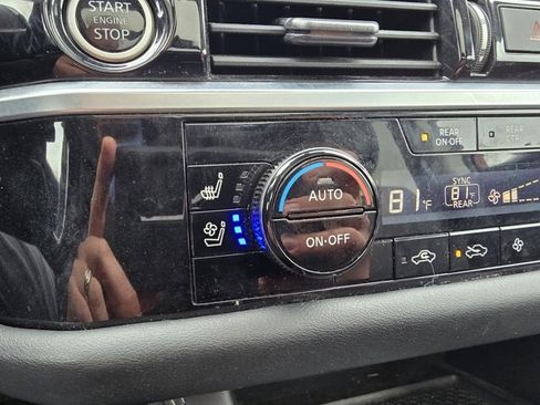 Used 2022 Nissan Pathfinder Platinum image 24