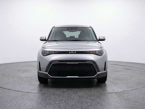 Used 2025 Kia Soul LX w/ LX Technology Package FWD image 2