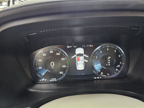 Used 2017 Volvo S90 T6 Inscription w/ Vision Package image 32