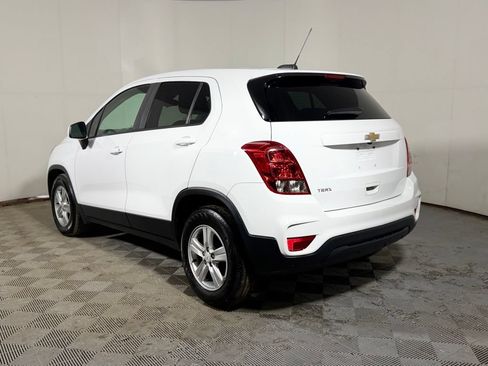 Used 2020 Chevrolet Trax LS w/ Tint and Cruise Package FWD image 4