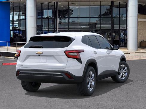 New 2026 Chevrolet Trax LS image 4