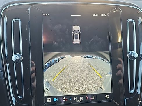 Used 2023 Volvo XC40 Recharge Ultimate image 7