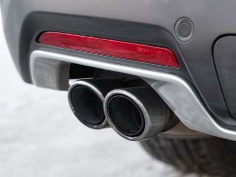 Used 2019 Ford Explorer Platinum image 32