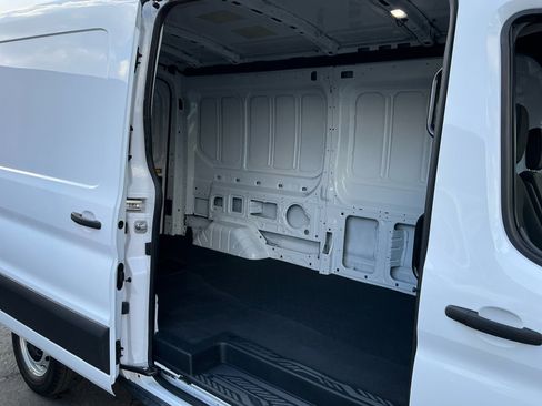 Used 2023 Ford Transit 250 Medium Roof image 18