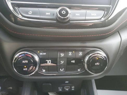 Used 2023 Chevrolet TrailBlazer RS w/ Sun and Liftgate Package image 17