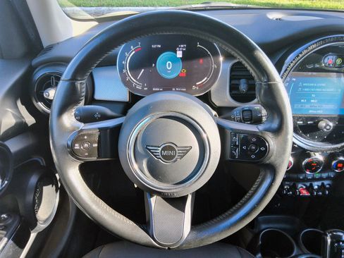 Used 2023 MINI Cooper 4-Door Hardtop FWD image 7