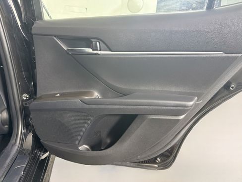 Used 2022 Toyota Camry SE FWD image 27