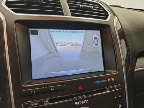 Used 2017 Ford Explorer Sport w/ Equipment Group 401A AWD/4WD image 29
