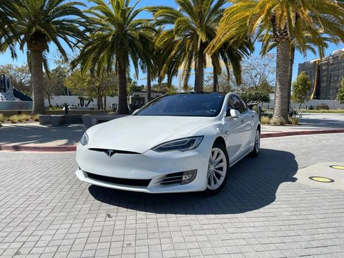 Used 2018 Tesla Model S 75D AWD/4WD image 2
