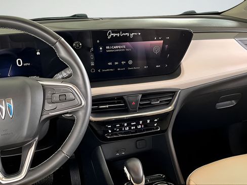 Used 2024 Buick Encore GX Avenir FWD image 9