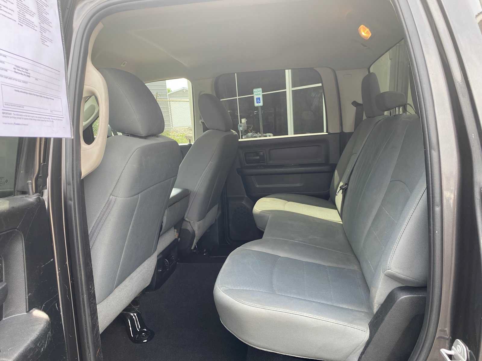 Used 2018 RAM 3500 Tradesman w/ Chrome Appearance Group AWD/4WD image 10