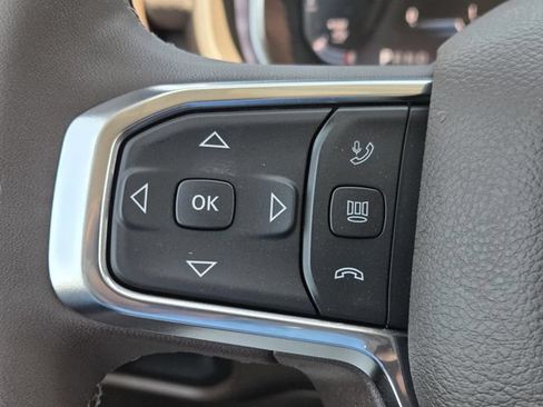 New 2026 RAM 2500 Laramie AWD/4WD image 18