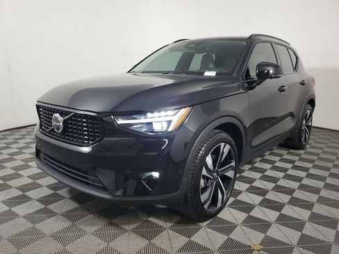 Used 2025 Volvo XC40 B5 Ultra w/ Protection Package AWD/4WD image 4