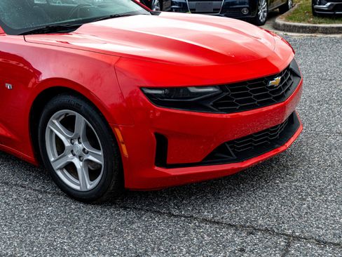 Used 2019 Chevrolet Camaro LT image 9