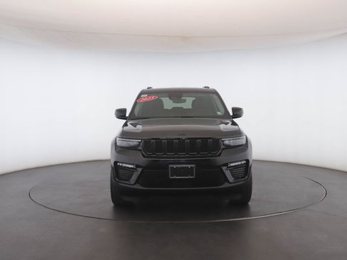 Used 2023 Jeep Grand Cherokee Limited w/ Black Appearance Package AWD/4WD image 24