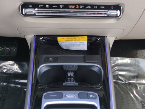 Used 2025 Mercedes-Benz GLB 250 GLB 250 image 19