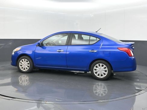 Used 2017 Nissan Versa SV FWD image 4