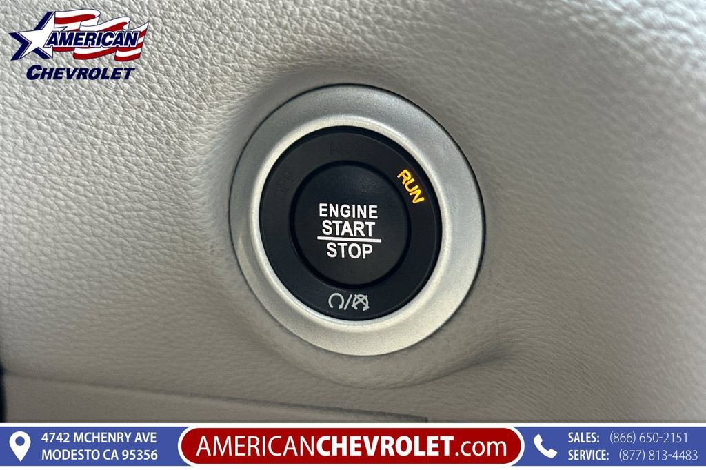 Used 2023 Chrysler Pacifica Touring-L FWD image 30