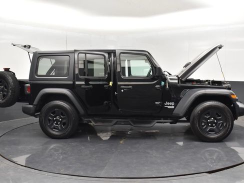 Used 2018 Jeep Wrangler Unlimited Sport AWD/4WD image 36