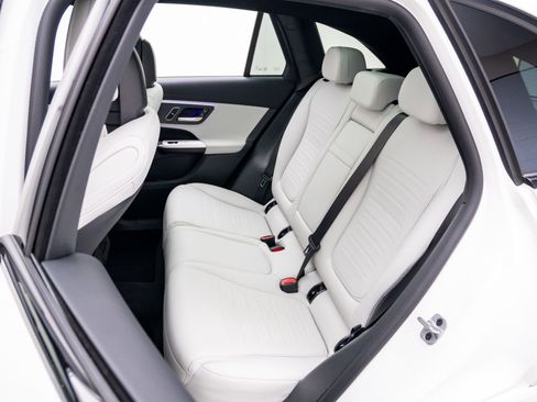 Used 2023 Mercedes-Benz GLC 300 4MATIC image 19