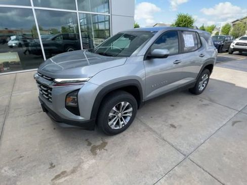 Used 2025 Chevrolet Equinox LT FWD image 6