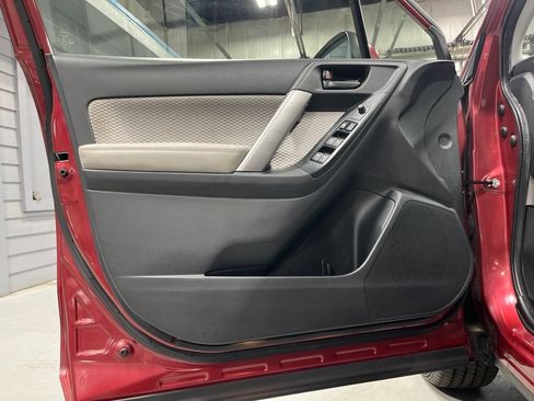 Used 2017 Subaru Forester 2.5i Premium w/ All-Weather Package AWD/4WD image 10