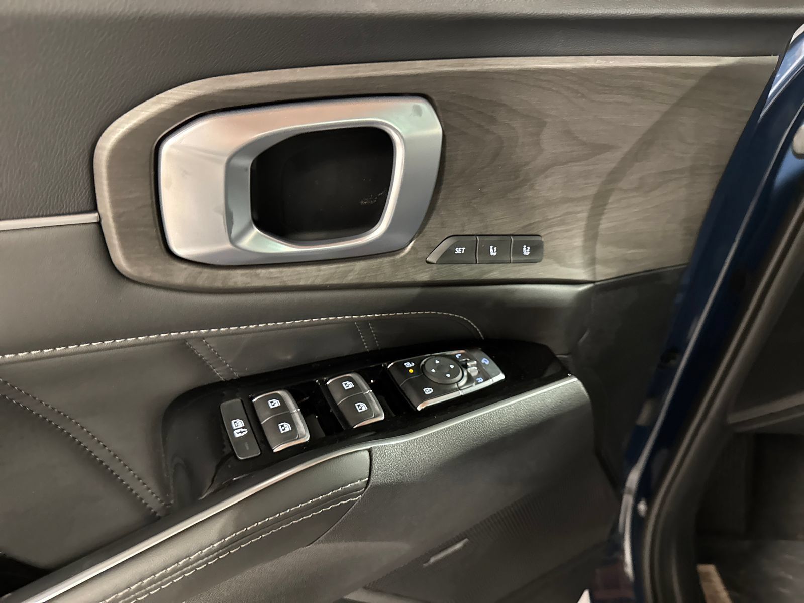 New 2026 Kia Sorento SX Prestige AWD/4WD image 12