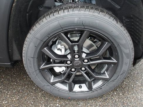 New 2025 Jeep Grand Cherokee Limited image 10