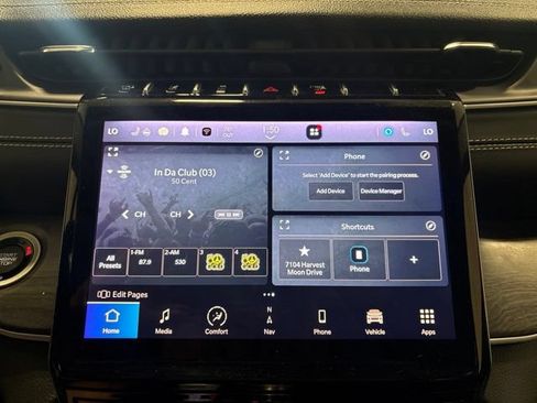 Used 2023 Jeep Grand Cherokee Limited w/ Luxury Tech Group II AWD/4WD image 20