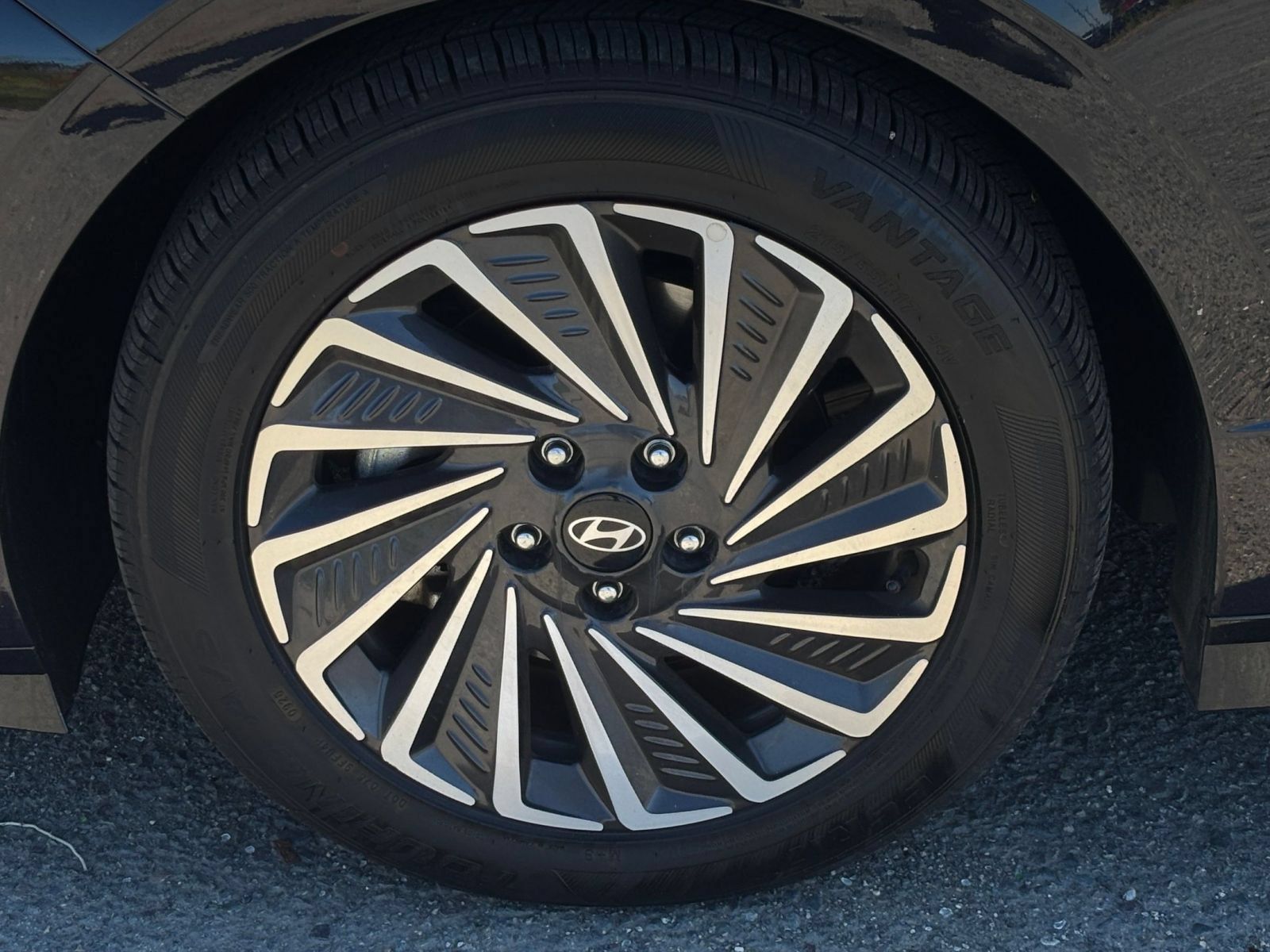 Used 2025 Hyundai Sonata SEL FWD image 26
