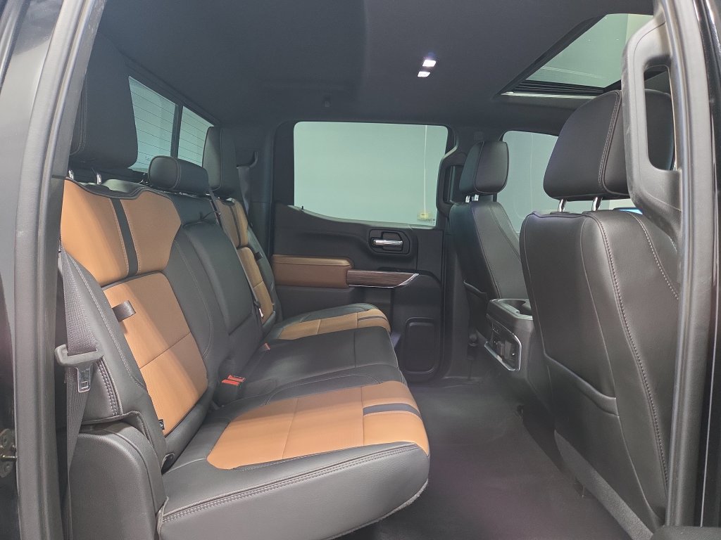 Used 2019 Chevrolet Silverado 1500 High Country w/ Technology Package AWD/4WD image 16