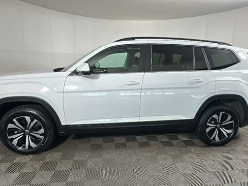Used 2024 Volkswagen Atlas SE AWD/4WD image 6