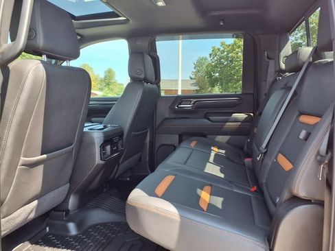 Used 2024 GMC Sierra 2500 AT4 w/ Technology Package AWD/4WD image 11