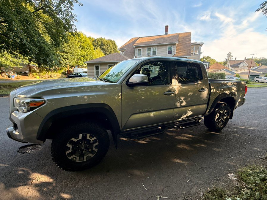Used 2017 Toyota Tacoma TRD Off-Road w/ Tow Package AWD/4WD image 24