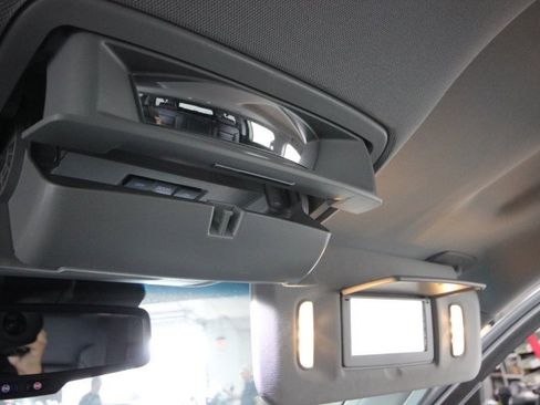 Used 2019 Chevrolet Suburban LT image 33