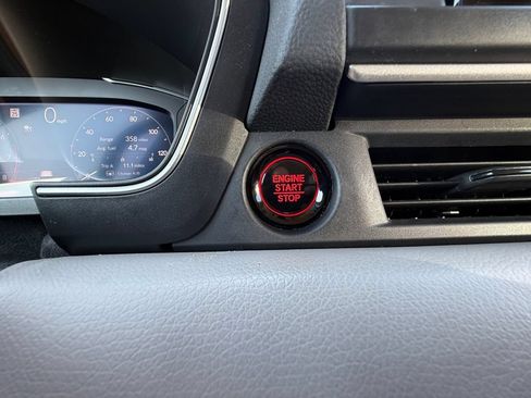 Used 2025 Honda Pilot Elite image 33