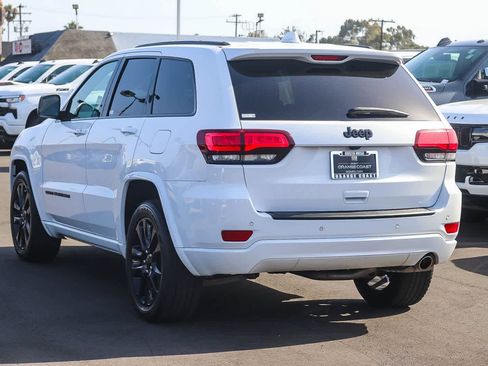 Used 2022 Jeep Grand Cherokee Laredo X RWD image 6