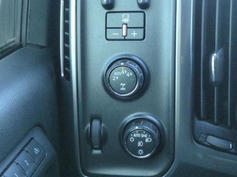 Used 2017 Chevrolet Silverado 1500 LTZ w/ Sport Package image 26