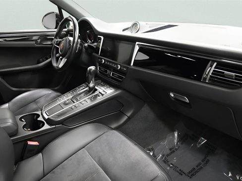 Used 2019 Porsche Macan AWD/4WD image 21