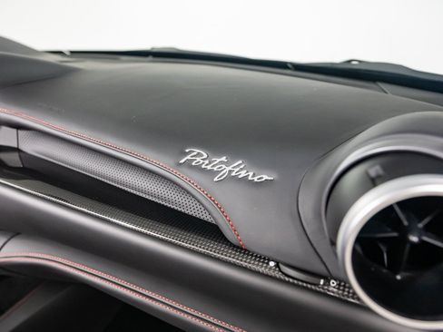 Used 2019 Ferrari Portofino RWD image 36
