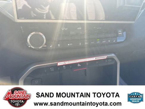 Used 2025 Toyota Tundra Limited AWD/4WD image 23