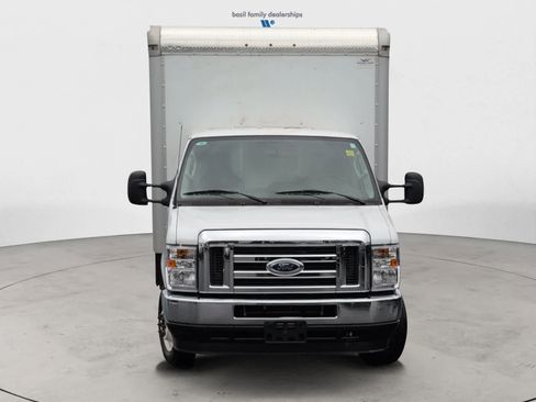 Used 2024 Ford E-450 and Econoline 450 Super Duty w/ Power Windows & Locks Group image 9