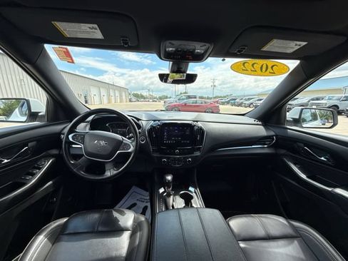 Used 2022 Chevrolet Traverse RS AWD/4WD image 23
