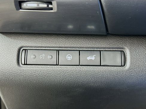 Used 2024 Nissan Pathfinder SL image 17