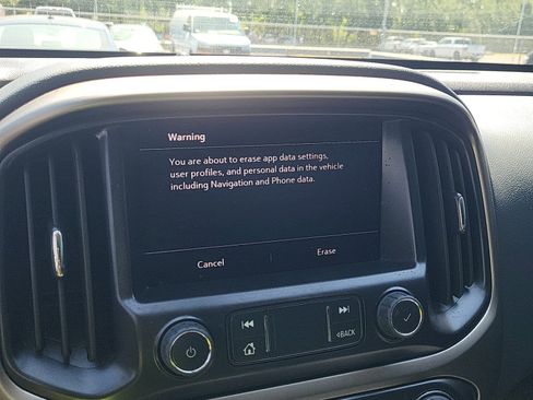 Used 2022 Chevrolet Colorado Z71 RWD image 11